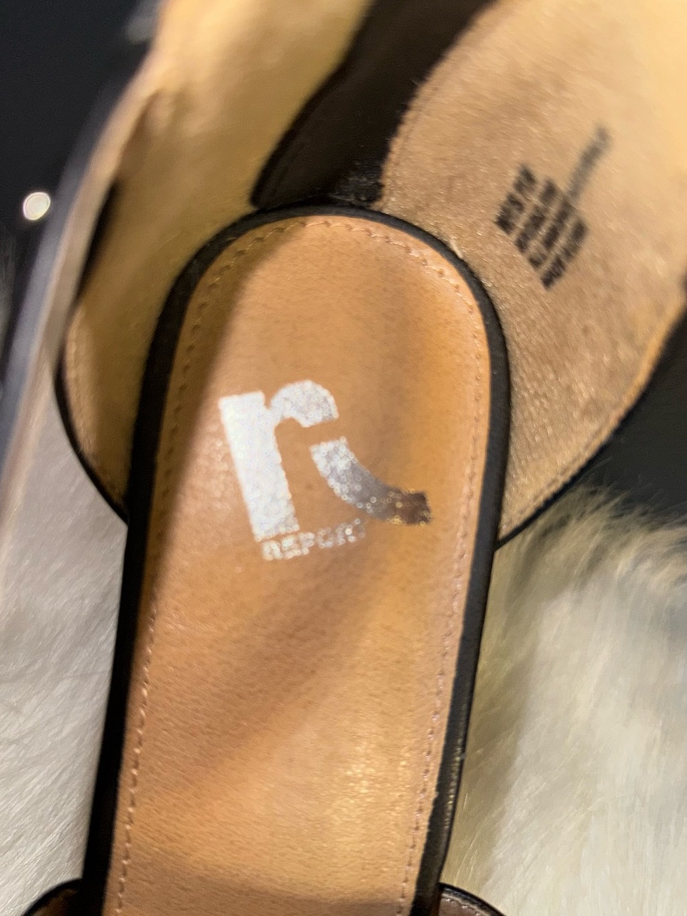 Report High Heeled Black Leather W/ Silver studded strapps - Picture 8 of 9